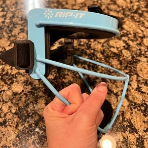 Woman’s softball mask blue